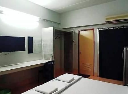בנגקוק Jirapong Apartment מראה חיצוני תמונה